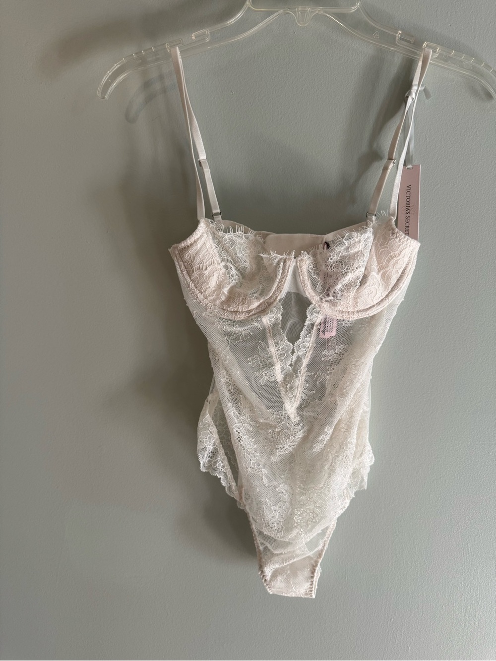 Victoria's Secret Ivory Lace Underwire Lace Bodysuit